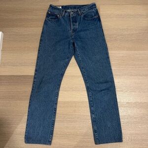 Men’s Levi’s 501 Original Fit Jeans – W26 L32 – Medium Wash
